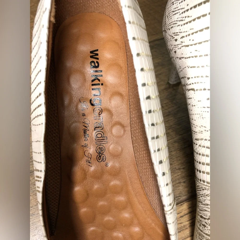 Walking Cradles “Sophia” Gold/Beige Pump Heel Size 8N - Picture 10 of 10